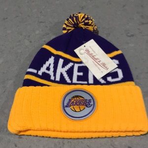 Mitchell & Ness Lakers Benie Hat 🧣